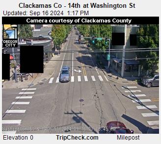 Traffic Cam Clackamas Co - 14th at Washington St 